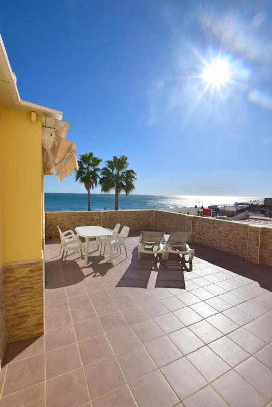 Carihuela 1ª Linea De Playa Apartment ตอร์เรโมลิโนส ภายนอก รูปภาพ