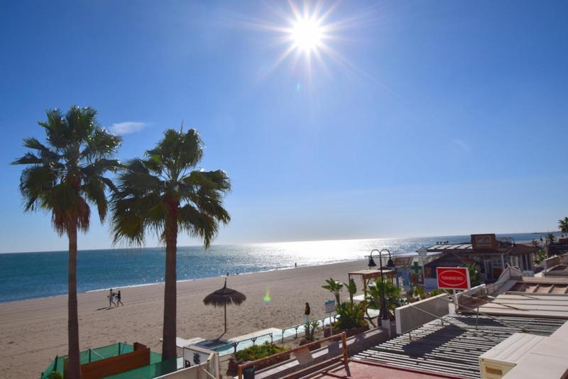 Carihuela 1ª Linea De Playa Apartment ตอร์เรโมลิโนส ภายนอก รูปภาพ