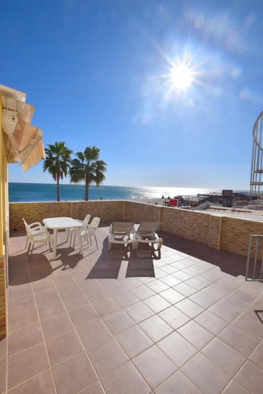 Carihuela 1ª Linea De Playa Apartment ตอร์เรโมลิโนส ภายนอก รูปภาพ
