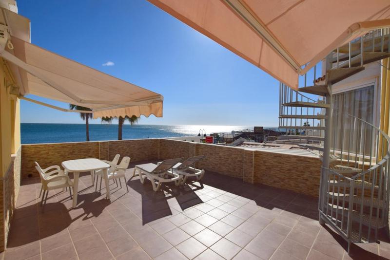 Carihuela 1ª Linea De Playa Apartment ตอร์เรโมลิโนส ภายนอก รูปภาพ